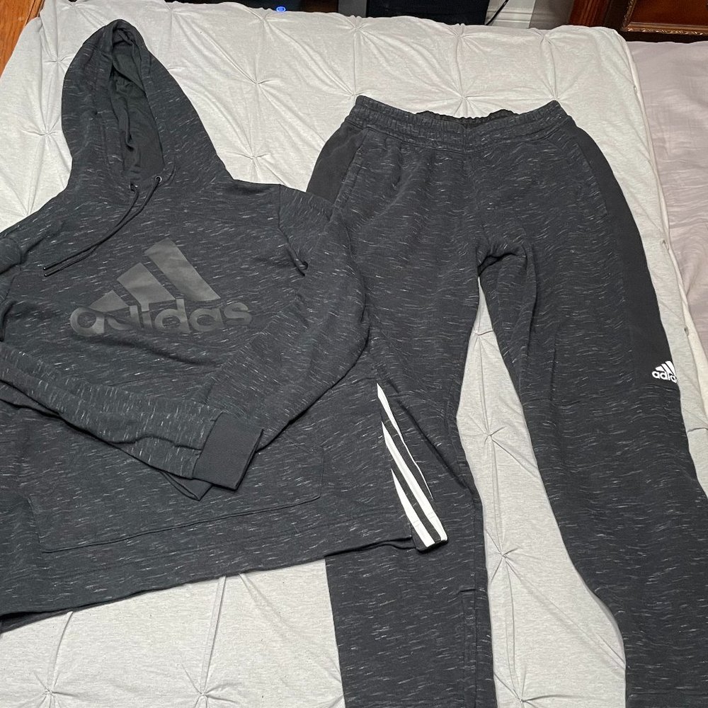 Adidas Sweat/Track Suit Adult size medium